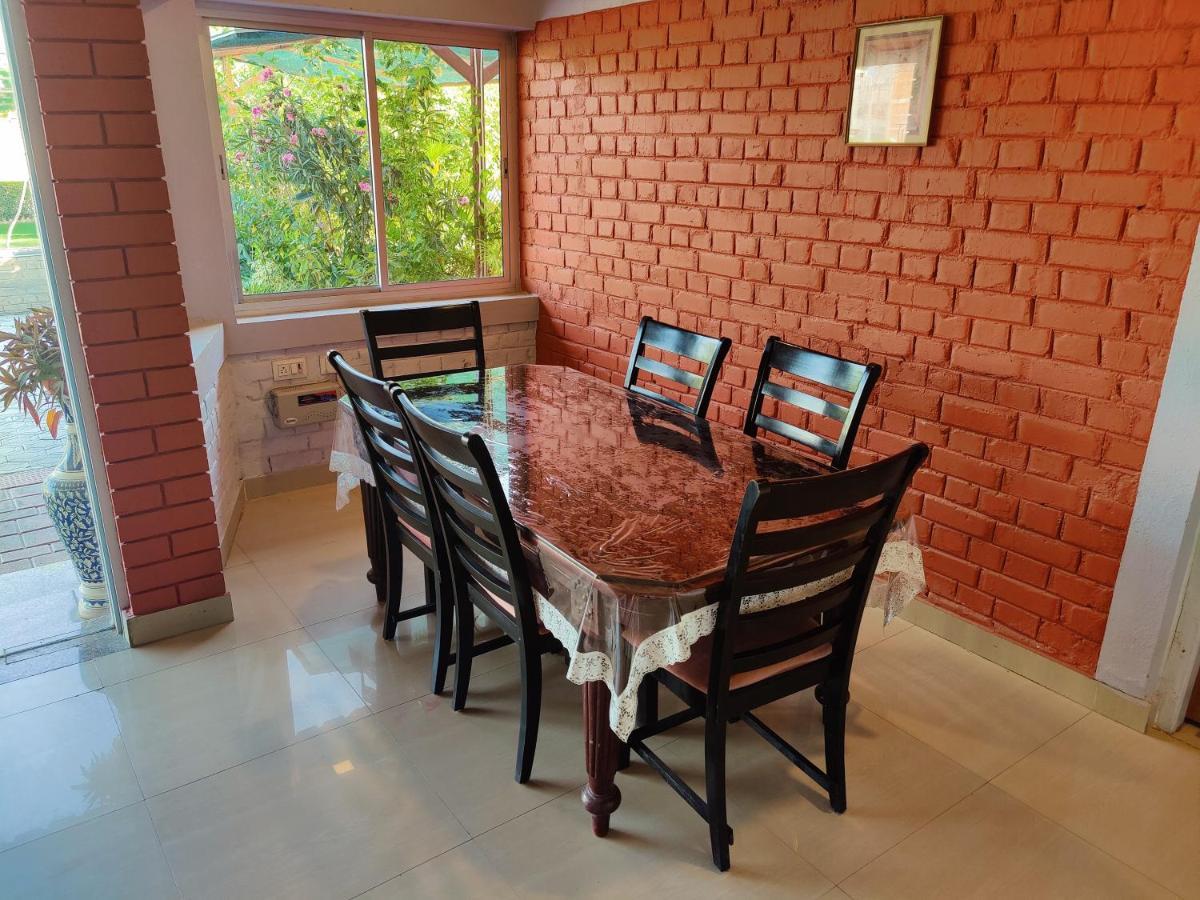 Hotel Brick Field Varanasi Exterior foto